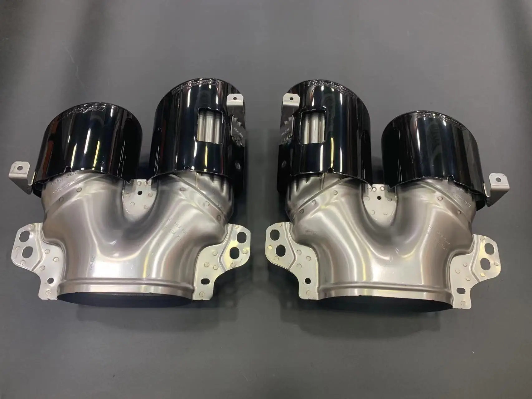 

For 2020-2023 Mercedes Benz W177 AMG A45 CLA35 CLA45 C118 X247 GLB35 Exhaust Muffler Tip Stainless Steel Pipe Car Styling