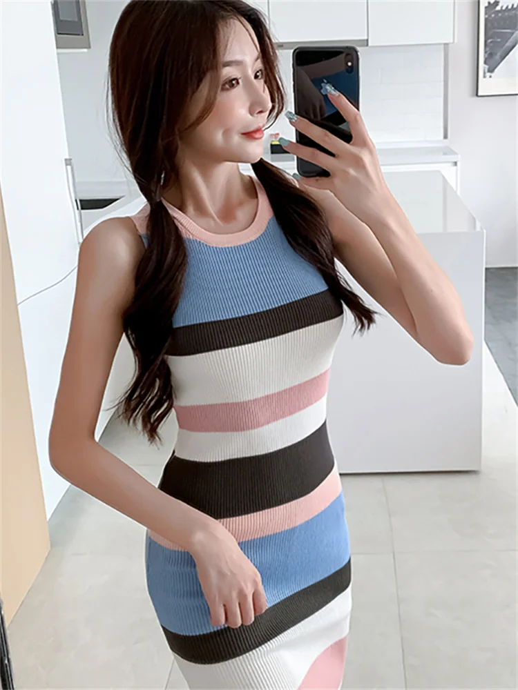 Женское трикотажное платье в полоску облегающее платье-футляр без рукавов