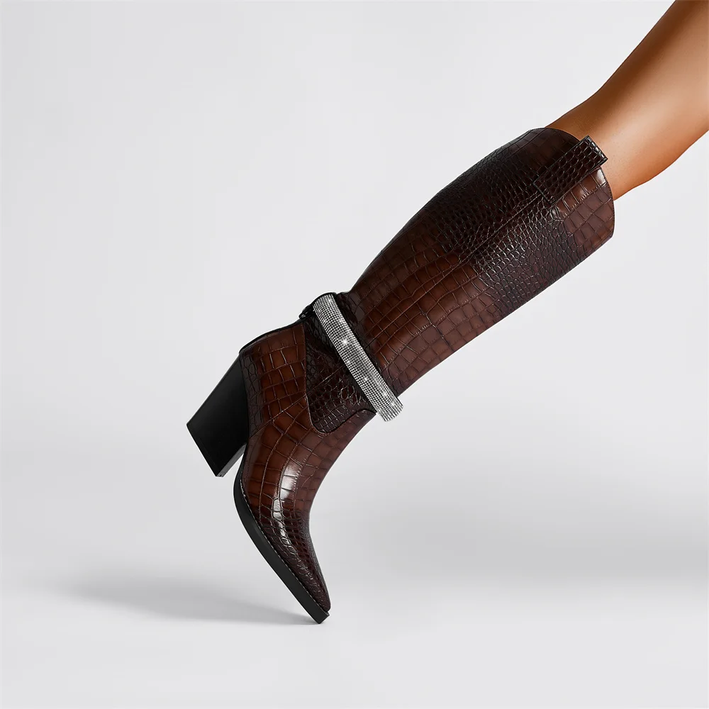 

Женские сапоги до колена на высокой танкетке, с острым носком