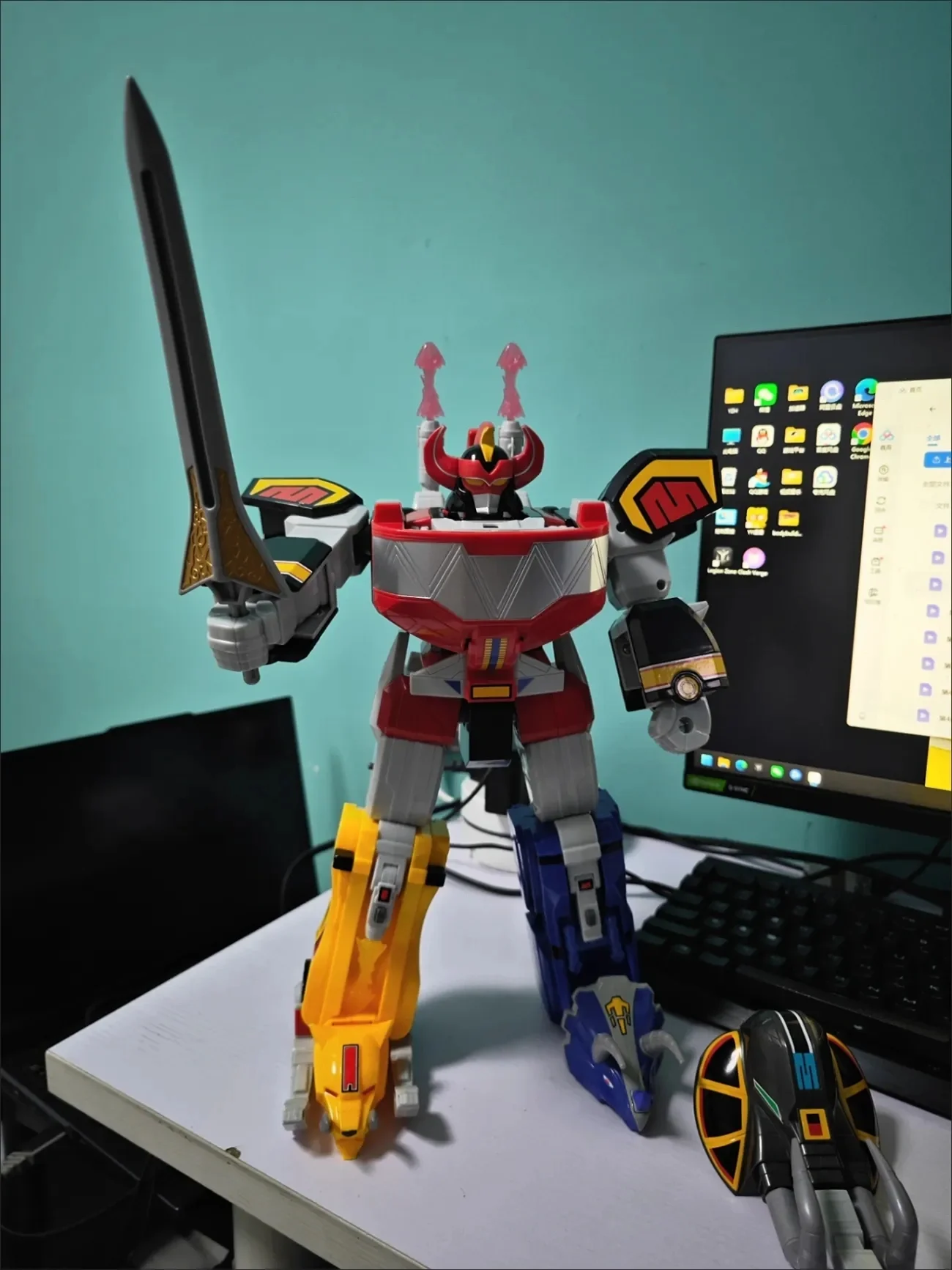Фото Оригинальная коллекционная деформируемая фигурка-динозавр Genuin Playmates Mighty Morphin Power Rangers Re-Ignition Tyrannosaurus Combinable Dinozord №4