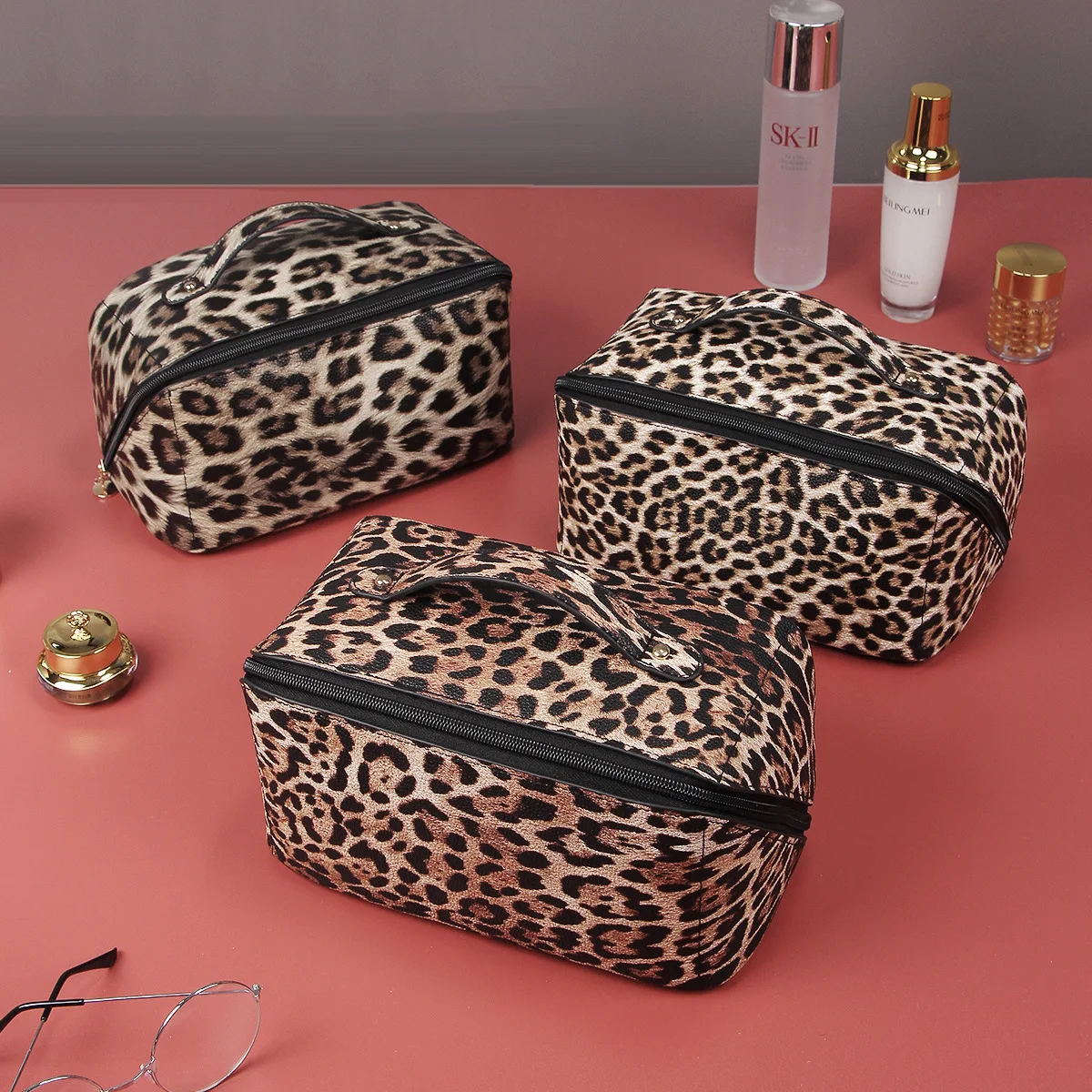 

Fashion Leopard Print PU Large Capacity Cosmetic Cases Travel Storages Toiletry Multi-functional Convenient Pillow Makeup Bags