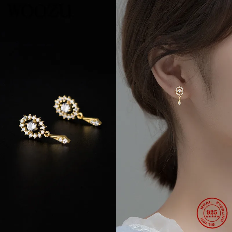 

Женские серьги-гвоздики из серебра 925 пробы с французскими фианитами