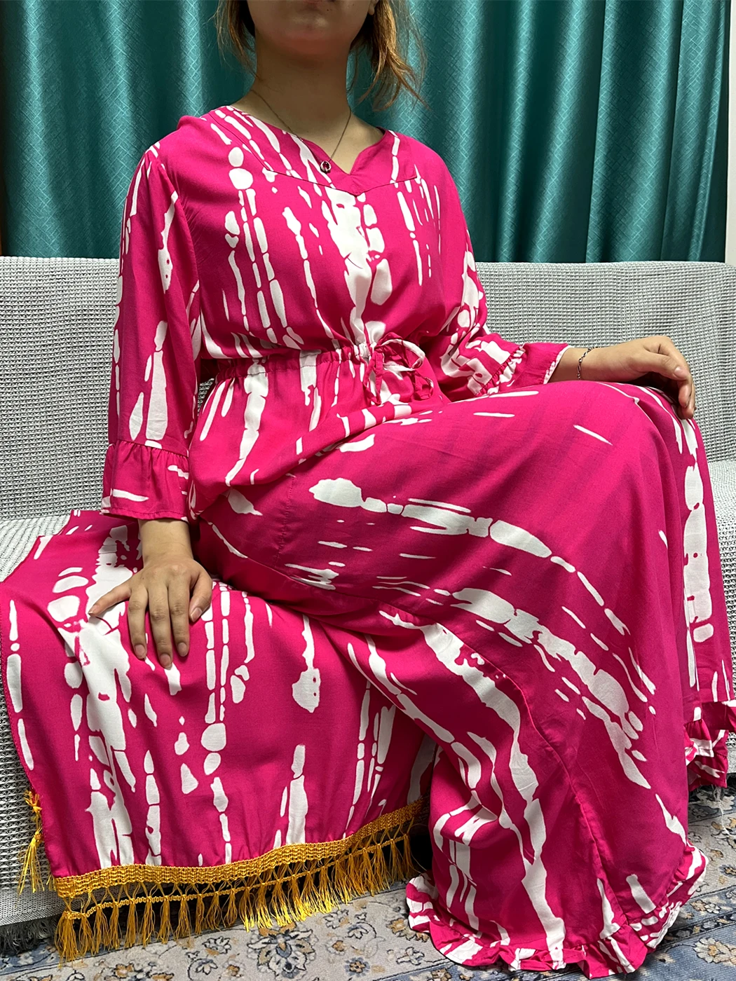 Женский хлопковый костюм-двойка с длинными рукавами и кисточками