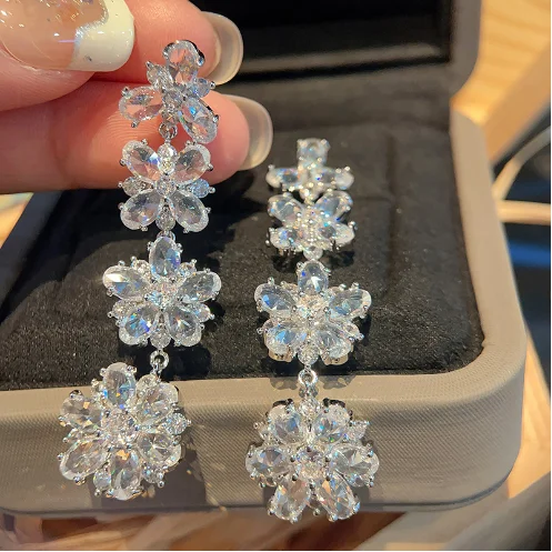 

2023 Women earrings S925 Silver Needle Gradient Color Zircon Crystal Earrings Holiday Style Flower Earrings Long