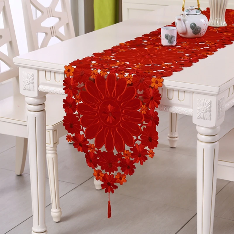 

Christmas Embroidered Table Runners Luxury Poinsettia Holly Table Runner for Coffee Desk Xmas Placemat Decorations New