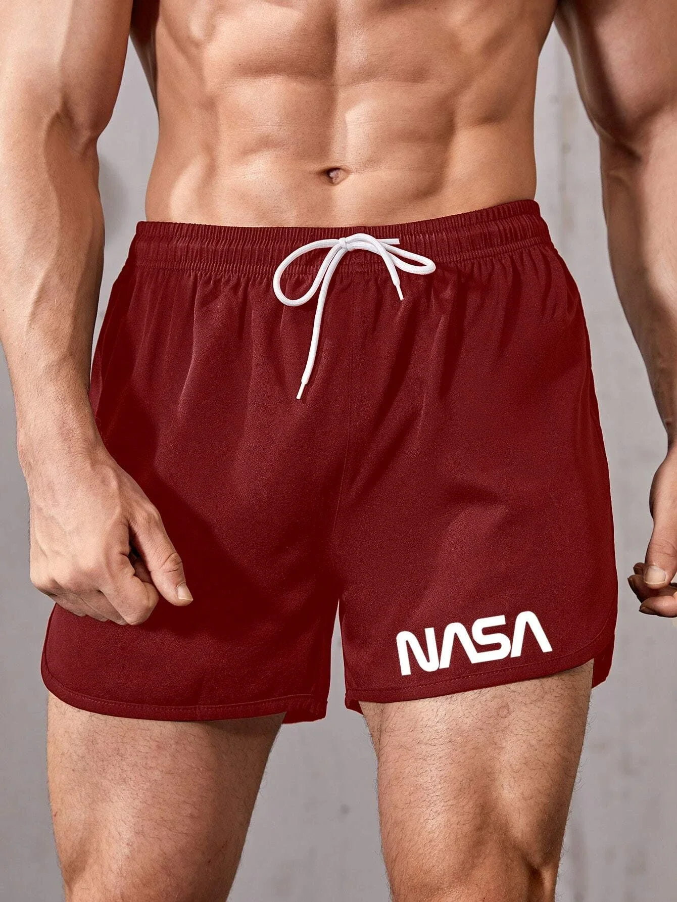 

Men Letter Graphic Drawstring Waist Sports Shorts