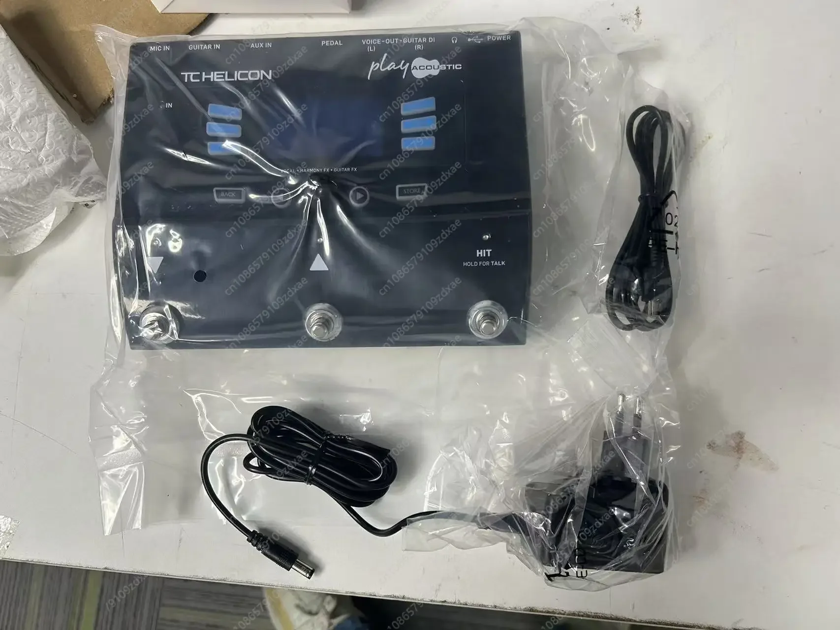 Фото Подходит для TC Helicon Play, акустической гитары с тремя кнопками для вокала и аккомпанемента, с функциями BodyRez и лупинга. №2