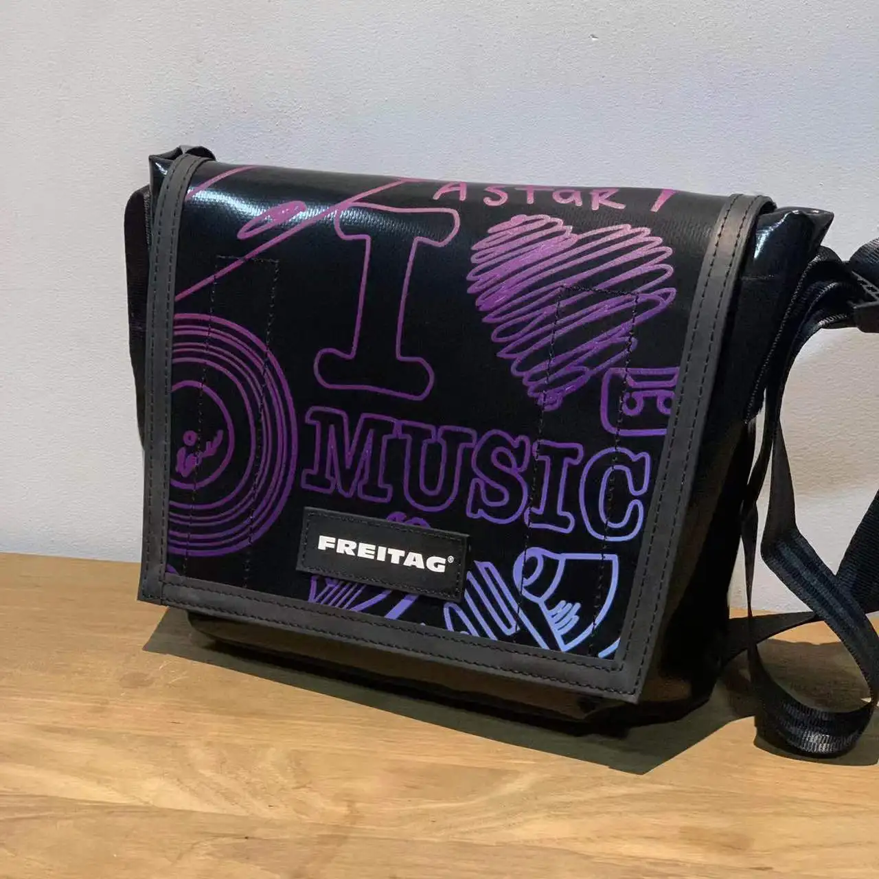 FREITAG F11 LASSIE Messenger Bag Backpack Switzerland Snvironmental Trend Bag Leisure Fashion Men And Women Outdoor Waterproof t