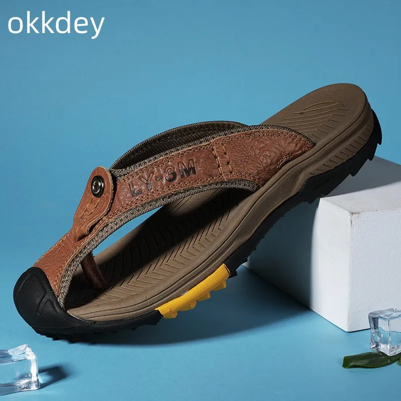 

2023 New In Summer Men's Flip Flops Leather Casual Outdoor Sandals Beach Platform Indoor Home Slippers Designer Replica Shoes