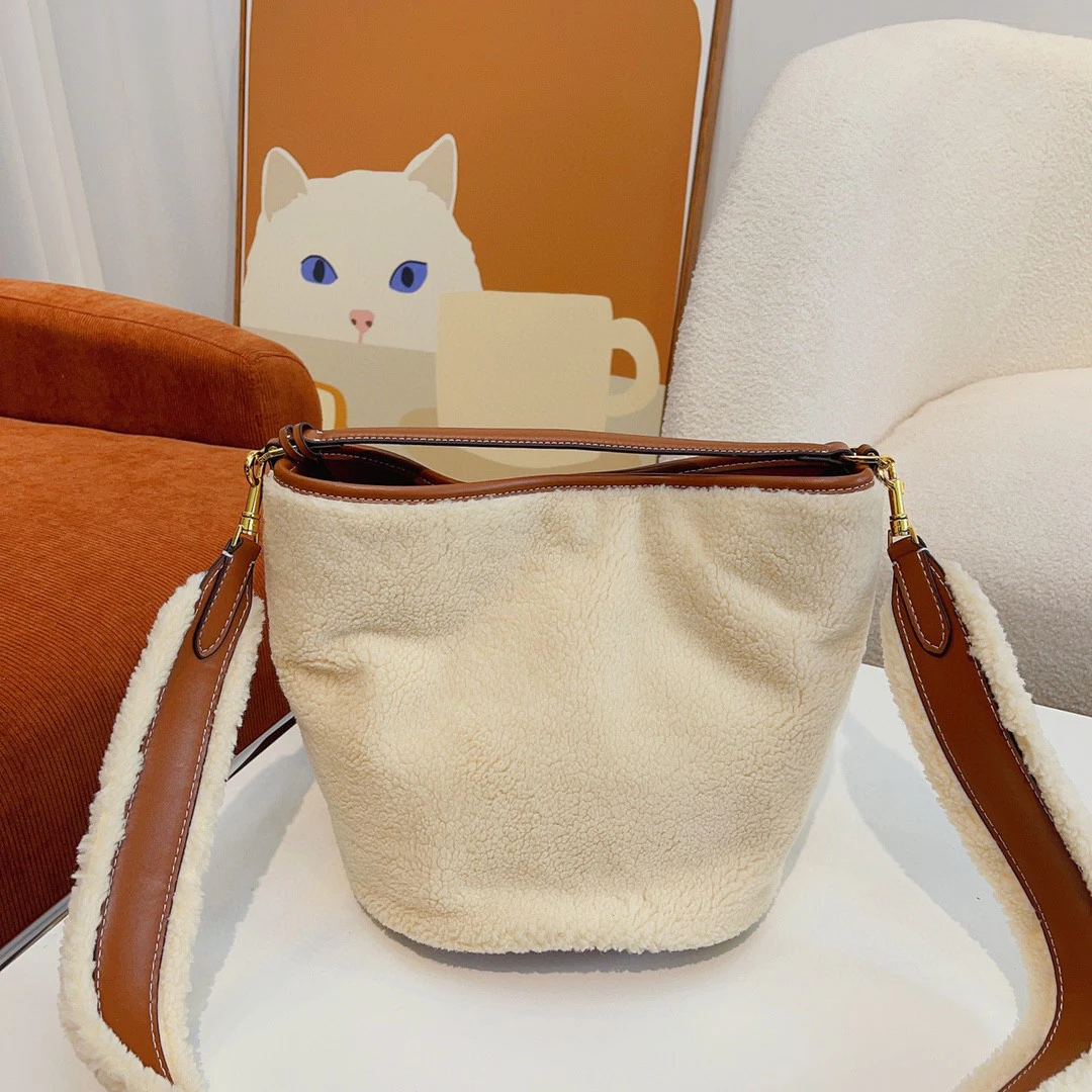 

Модная женская сумка большой вместимости, новинка 2022, Повседневная Высококачественная текстурная нишевая дизайнерская сумка