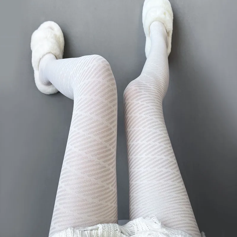

Модные Жаккардовые Женские пикантные колготки с диагональными полосками, тонкие белые геометрические тонкие сетчатые милые приталенные в стиле "Лолита" для девушек