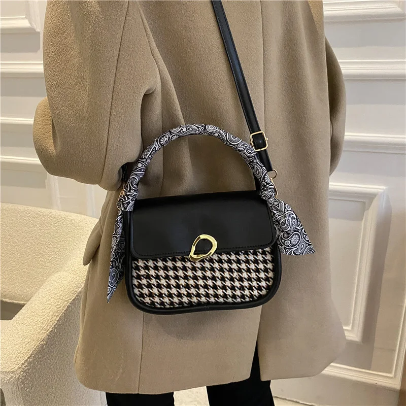 

Autumn and winter saddle bag women's 2021 new fashion thousand bird lattice underarm bag simple leisure Single Shoulder