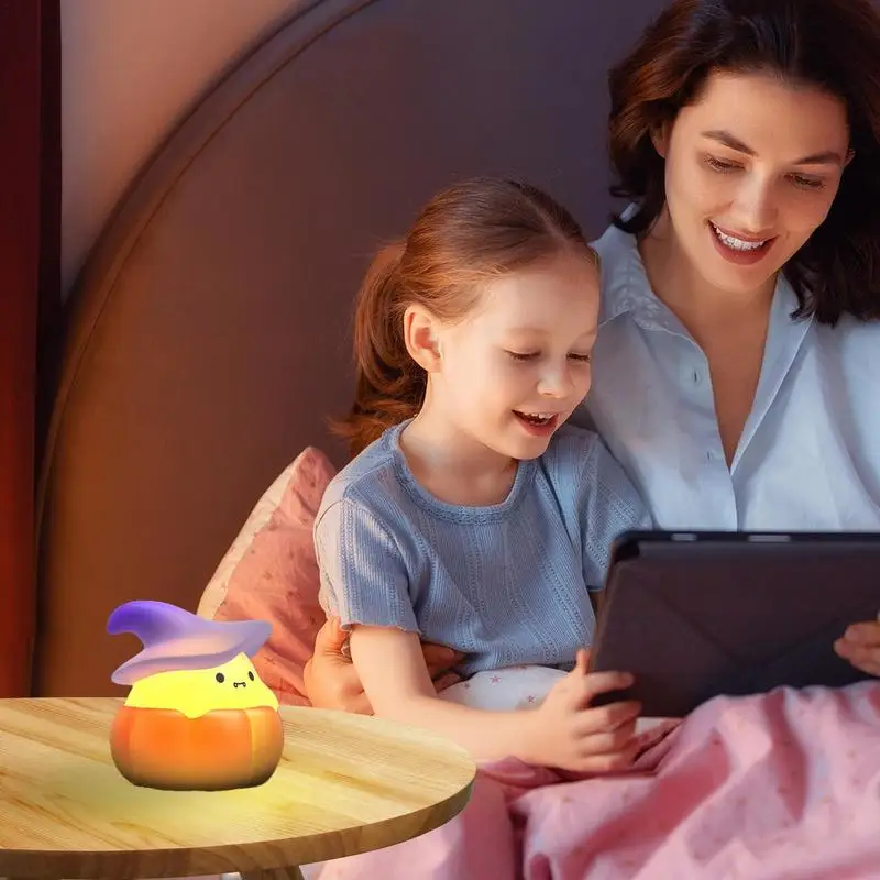 Беспроводная лампа в виде тыквы с призраком