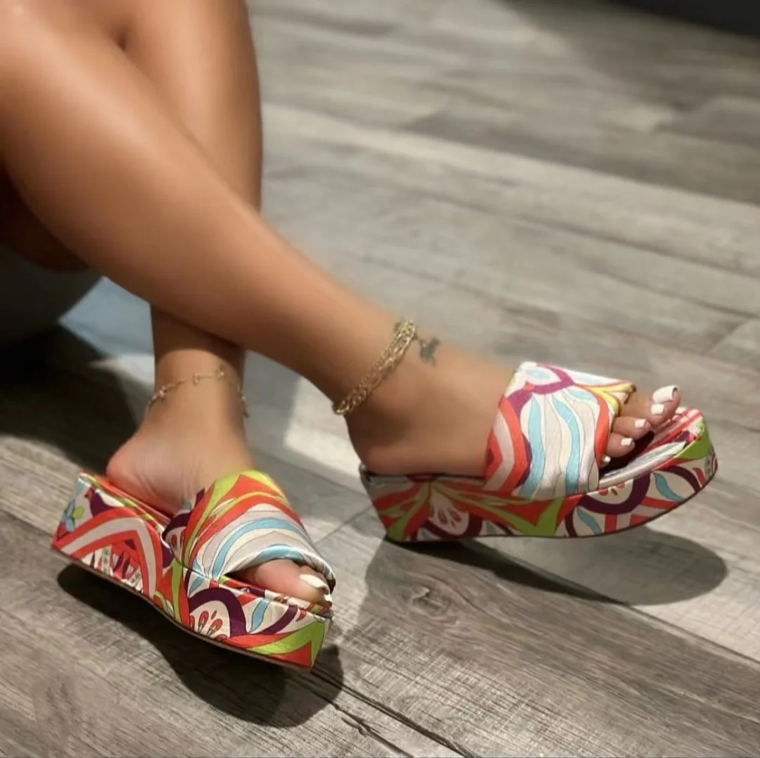 Women's New 2023 Thick Sole Slippers Women's Large Ethnic Style Simple Beach Fashion Sandals Colorful Casual Beach Slides Shoes