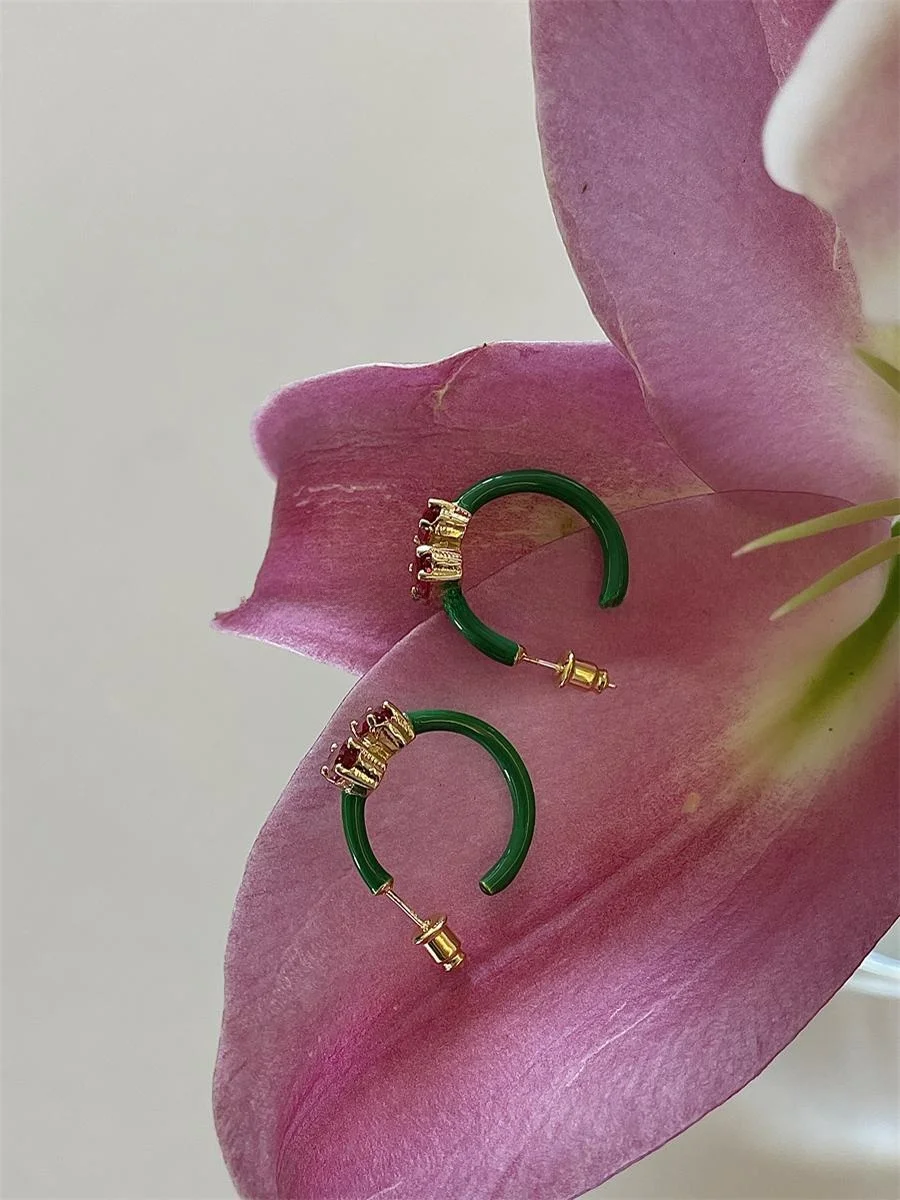 Классический цвет! Розово-зеленые серьги с цирконом контрастного цвета японские