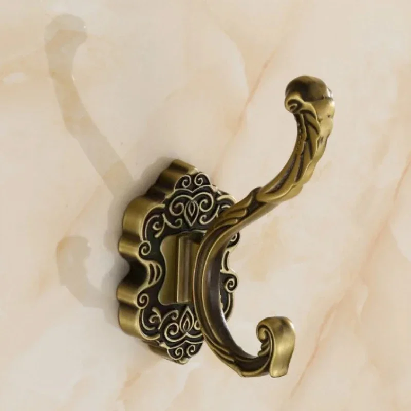 

Античные бронзовые крючки для ванной