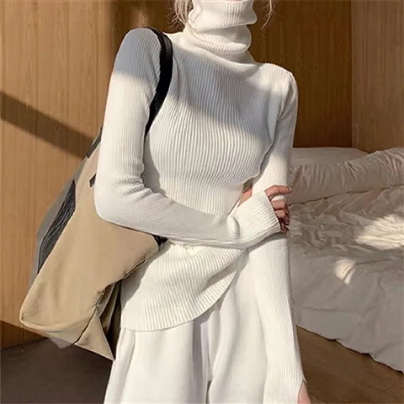 Рисунок 4 - Женский вязаный свитер с высоким воротником