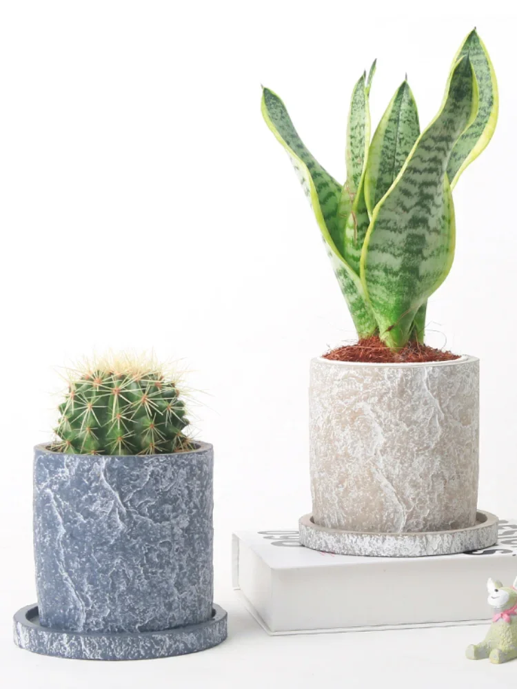Цветочный горшок из цемента в скандинавском стиле