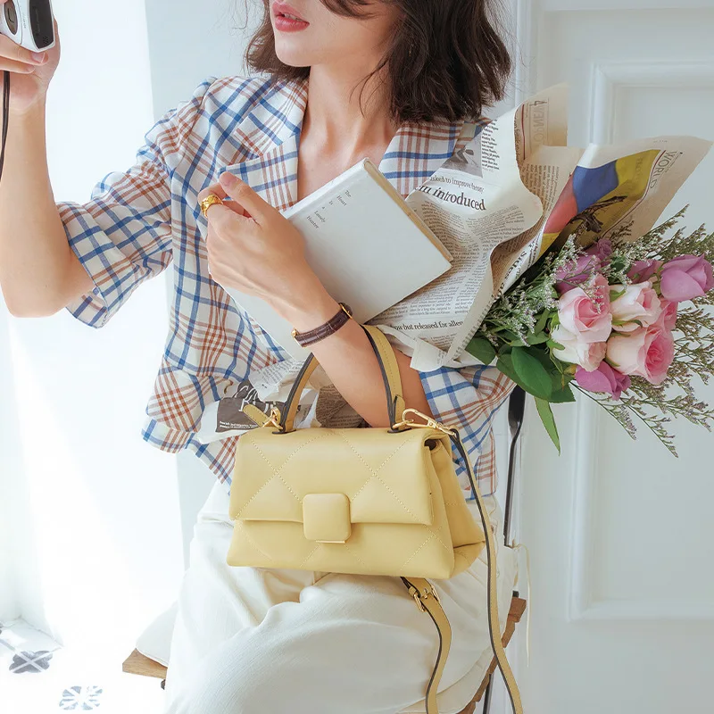 Autumn and Winter 2022 New Bag Women's Shoulder Bag Premium Handbag Leather Fashion Commuter Rhombic Small Square Bag