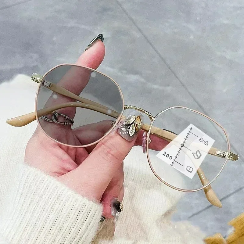 Luxury Photochromic Multifocal Reading Glasses Women Antiblue Light Presbyopia Ultralight Metal Frame Near Far Sighted