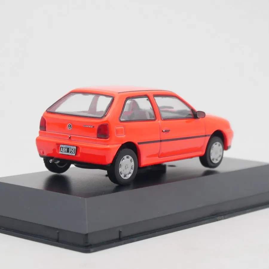 Фото Металлическая модель автомобиля Ixo 1:43, VW GOL GLI 1995, двухдверный седан, литая под давлением №4