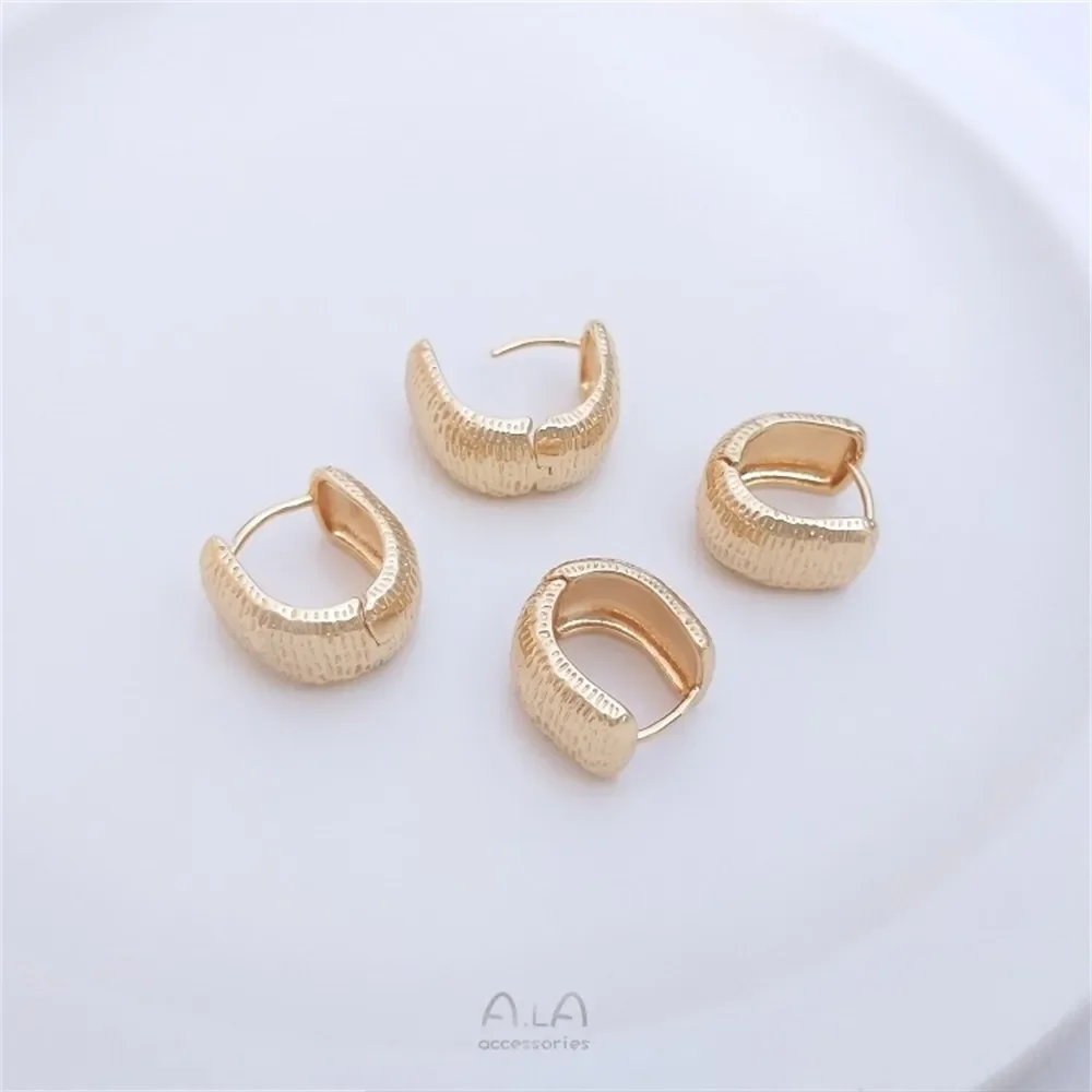 U-образные серьги из 14-каратного золота с ретро-деревянным зерном широкие