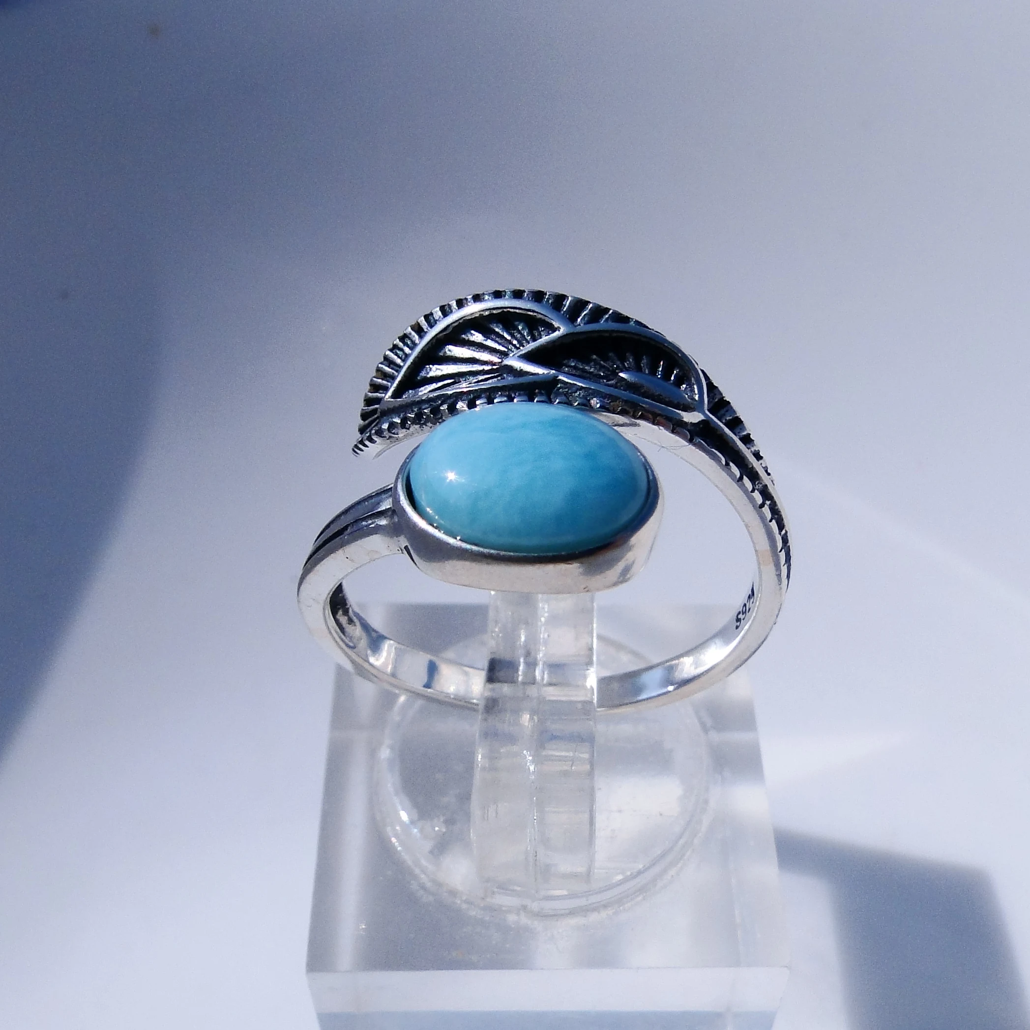 Лидер продаж кольцо в виде листьев под старину из натуральной Доминики