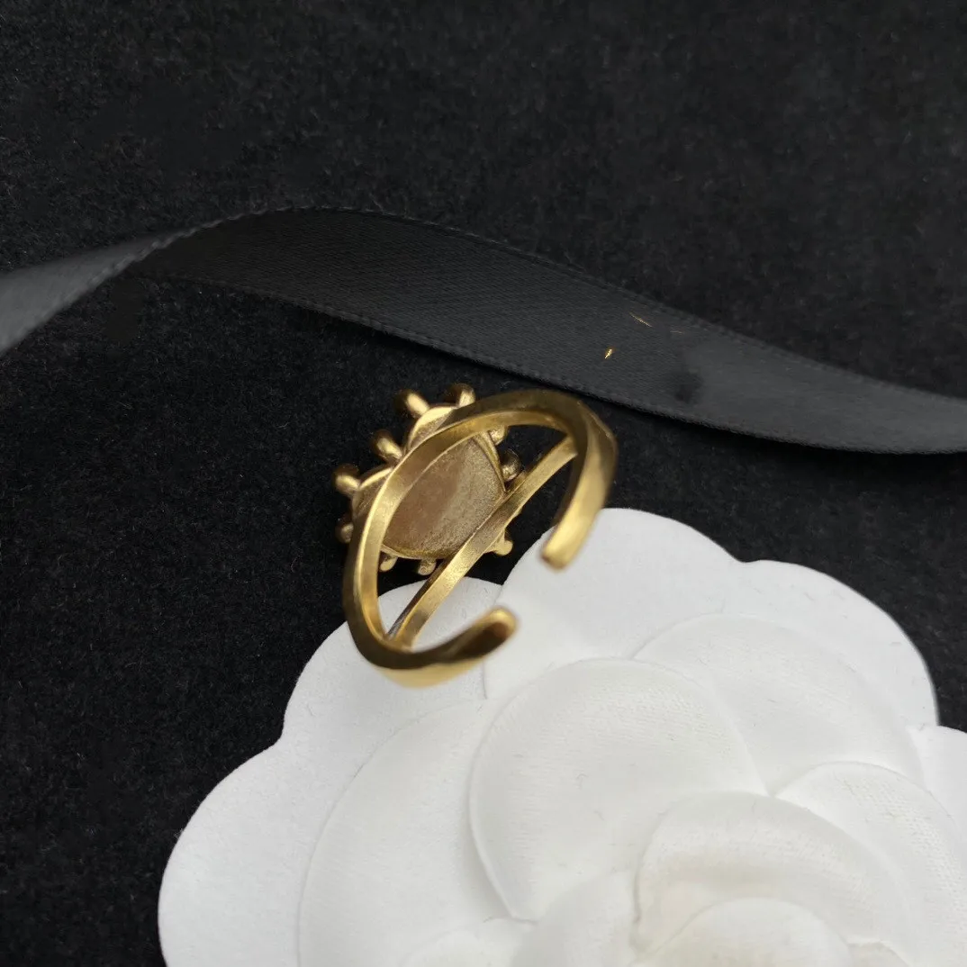 European and American retro personality black bee inlaid zircon open ring