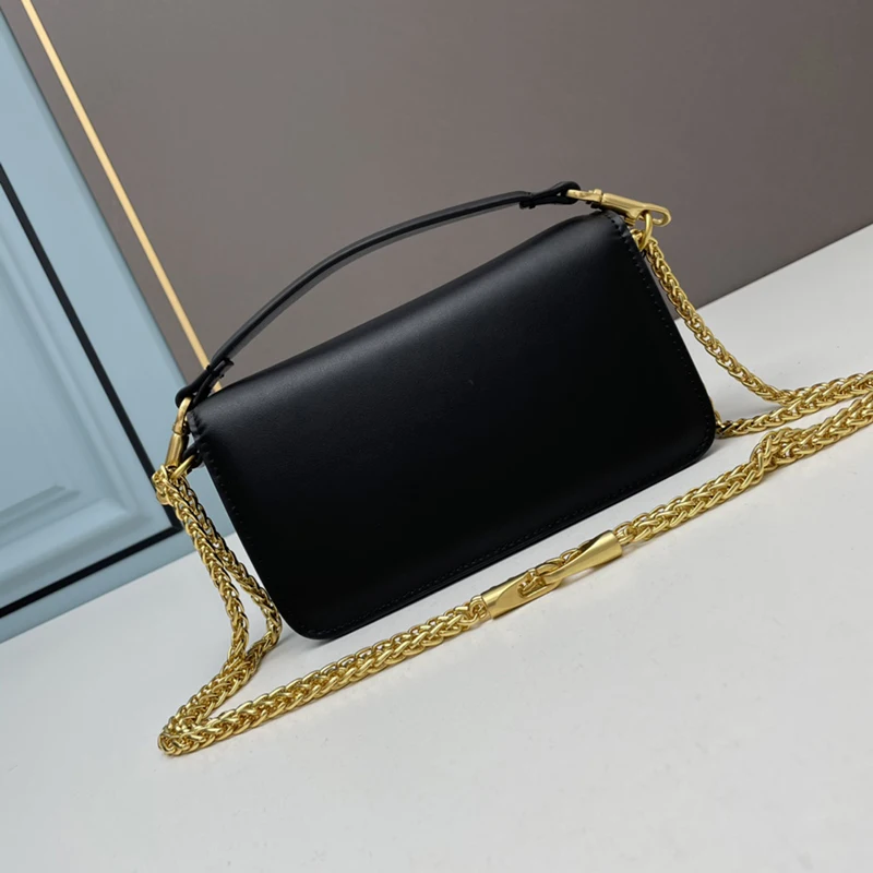 2022 Trend Fashion New in Genuine Leather Chain Female Small Bolsas Square Messenger Bag Shoulder Crossbody bag Handbag Women