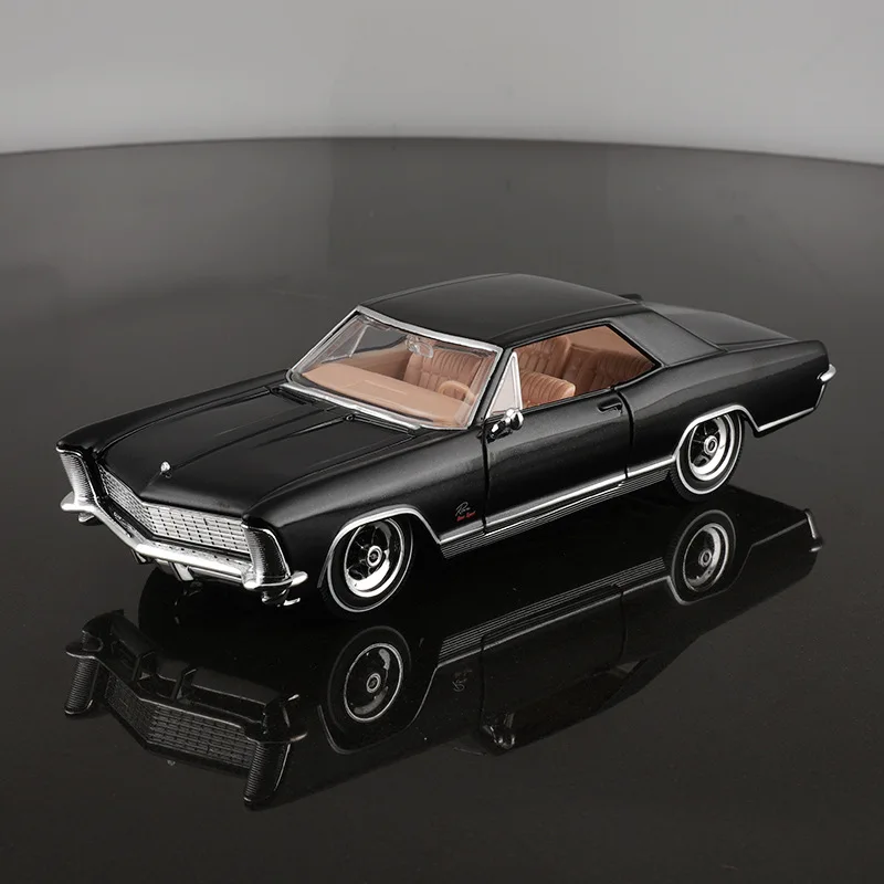 Новый Maisto 1:26 1965 Buick Riviera Gran Sport миниатюрная литая под давлением модель из сплава