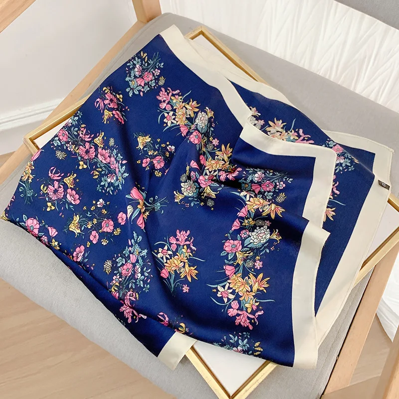 

Fashion Beach Foulard Headcloth Popular Design Print Smooth Shawls 2022 Luxury Sunscreen Silk Hijab Winter Women 70X70CM Scarves