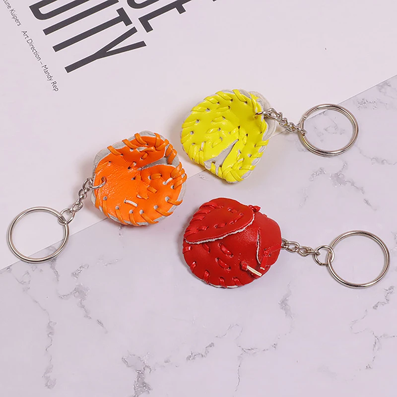 Рисунок 3 - Брелок для ключей в виде бейсбольной перчатки