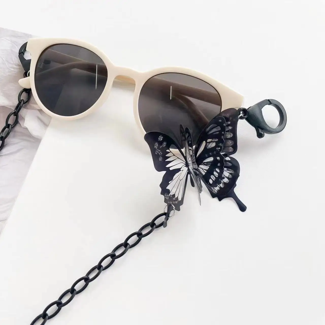 Новый стиль ins простая мультяшная бабочка черный акриловый шнурок ожерелье очки