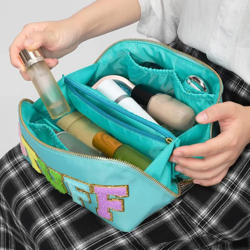 

Pretty Toiletry Bag Fashion Letter Patch Heavy Duty Strong Load Bearing Makeup Organizer Bag Travelling Use