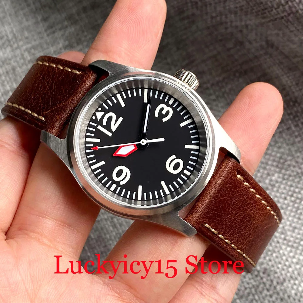 

Tandorio 200M Waterproof NH35A PT5000 Movement Automatic Men Watch Black Dial Green Luminous Sapphire Glass Leather Strap