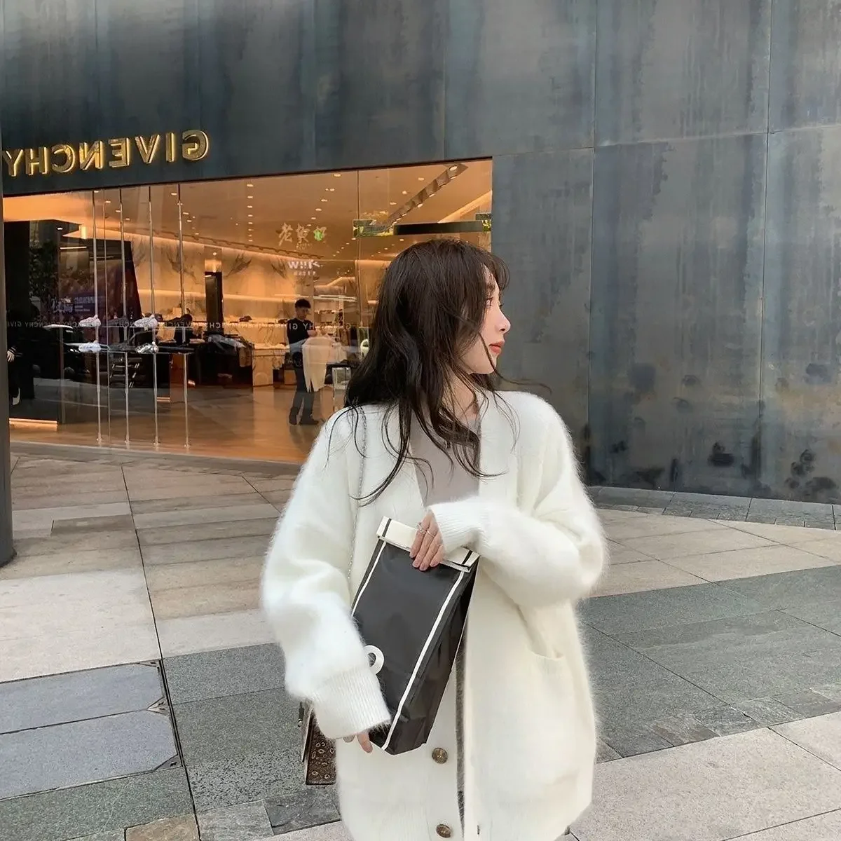 Рисунок 4 - Женский кардиган с длинным рукавом