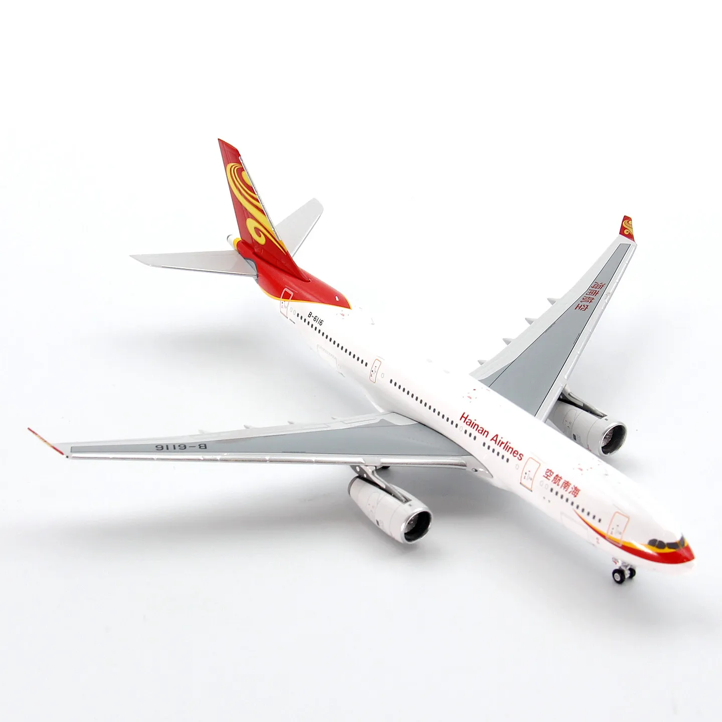 Фото Модель самолета Geministar A330-200 B-6116 из литого металла, масштаб 1:400 №3