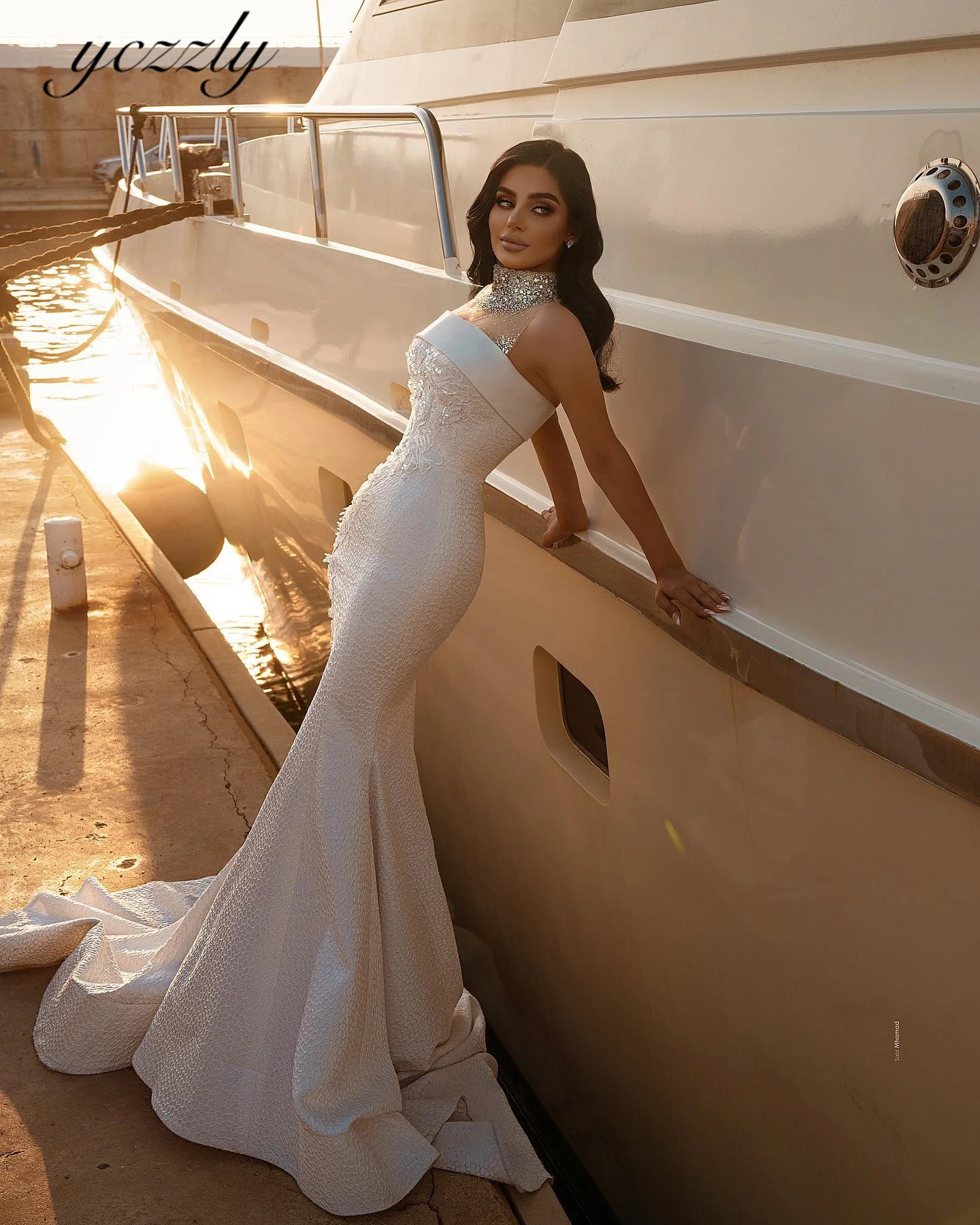 

Yczzly High Neck Wedding Dresses Simple Sleeveless Appliques Beads Diamond Mermaid Bridal Gown With Detachable Train YW63