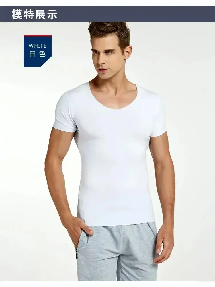 Немаркированная облегающая базовая рубашка для осенней и зимней одежды.