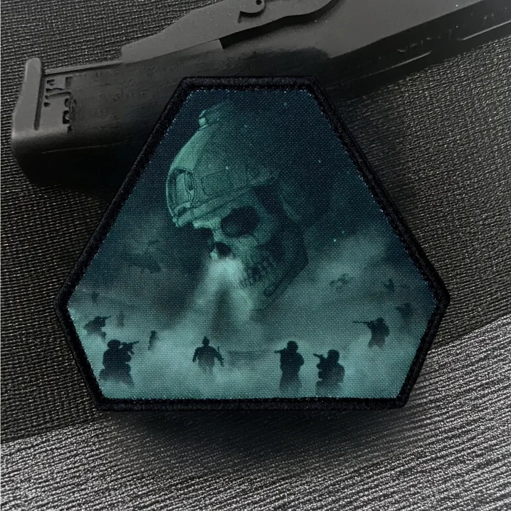 Тактический значок с черепом