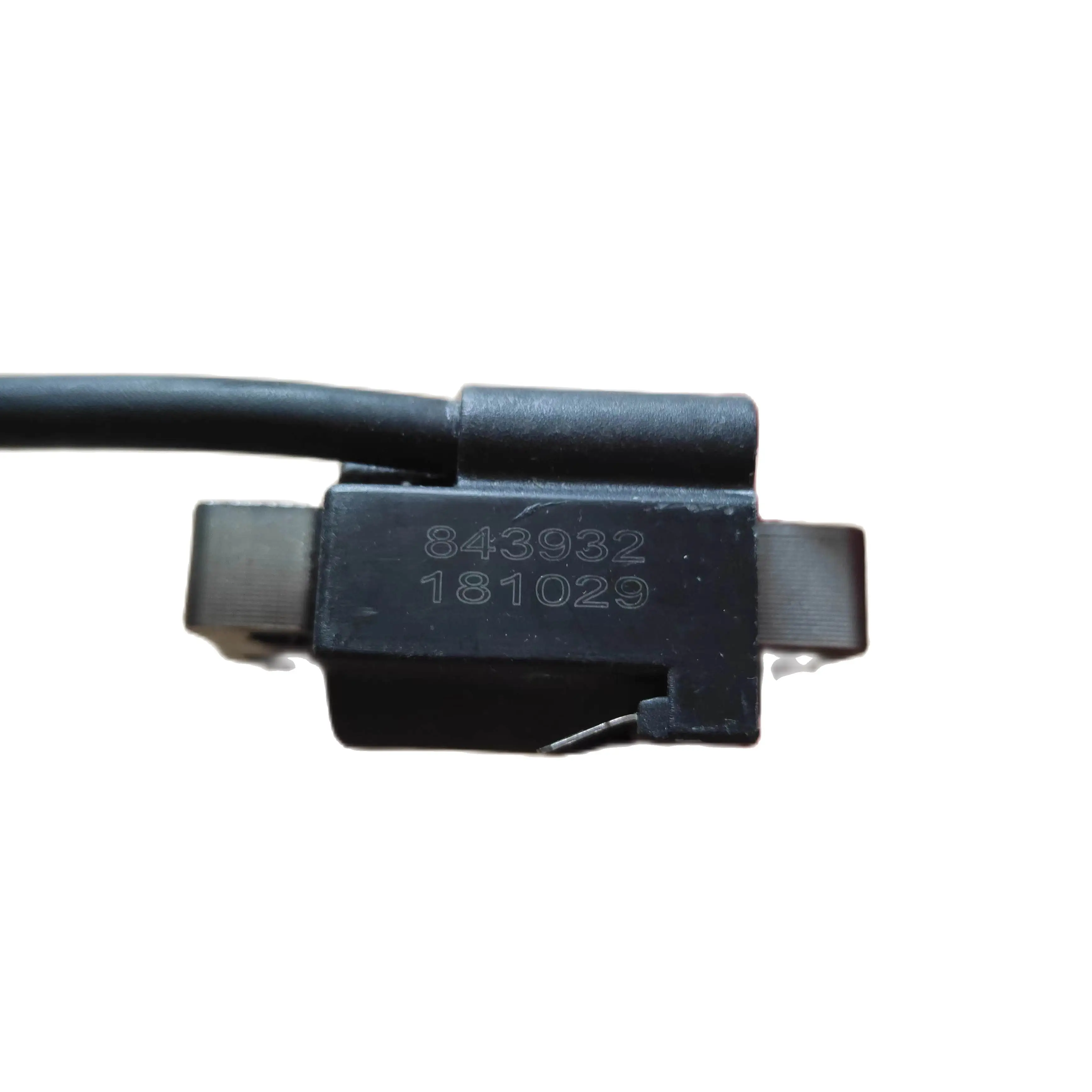 

843932 катушка зажигания BRIGGS STRATTON, деталь двигателя