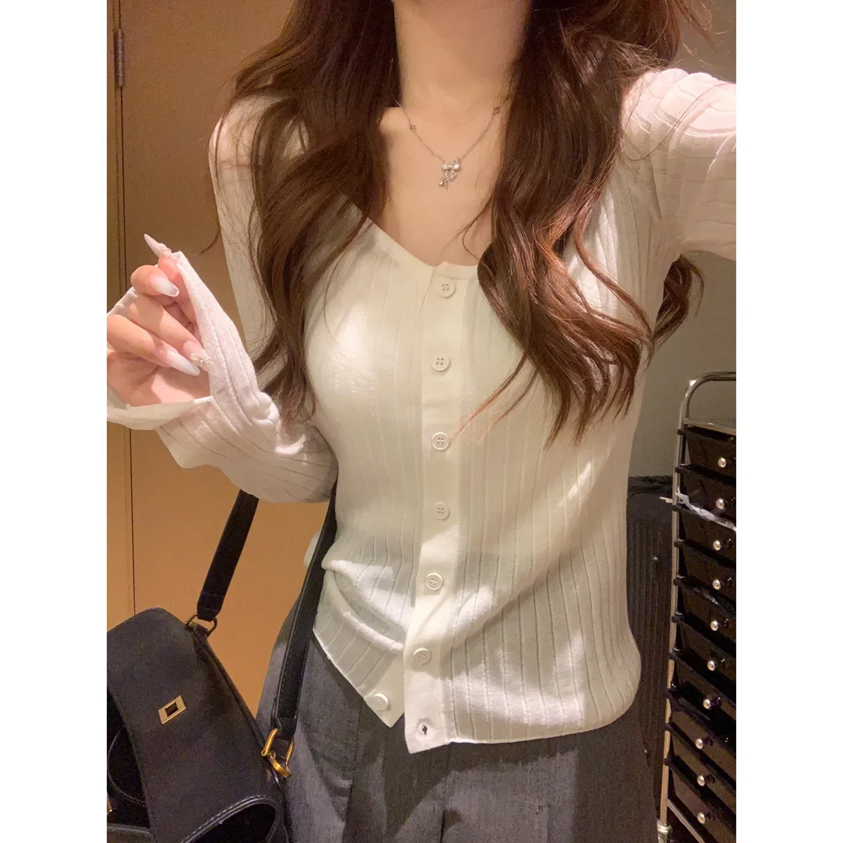 Осень 2024 однобортный кардиган в рубчик с квадратным воротником американском