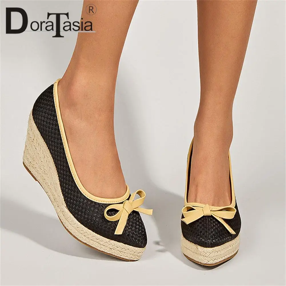 New women's Solid Pointed Toe Mary Janes Pumps Fashion Buckle Wedges High Heels Pumps Women Casual Retro Platform Woman Shoes