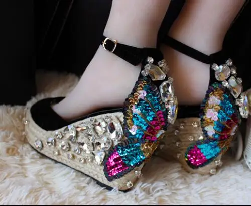 

Сандалии женские ручной работы, плетеные босоножки из соломы, на танкетке, с бабочкой, узлом, Блестками, Бисером, стразами, на танкетке, черные замшевые, на лето