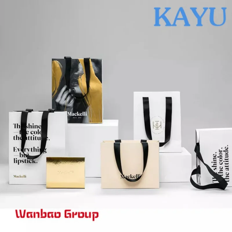 Wholesale Luxury Black Shoes Clothes Packing Paper Bags Printed Custom Logo Clothing Shopping Gift Jewelry Packaging Paper Bag