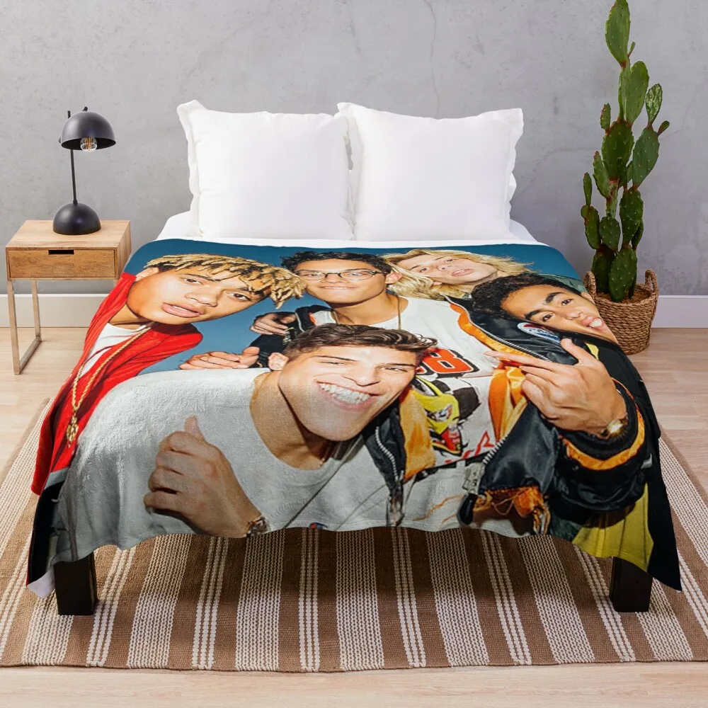 

PrettyMuch Merchandise Throw Blanket large fluffy plaid double summer blanket