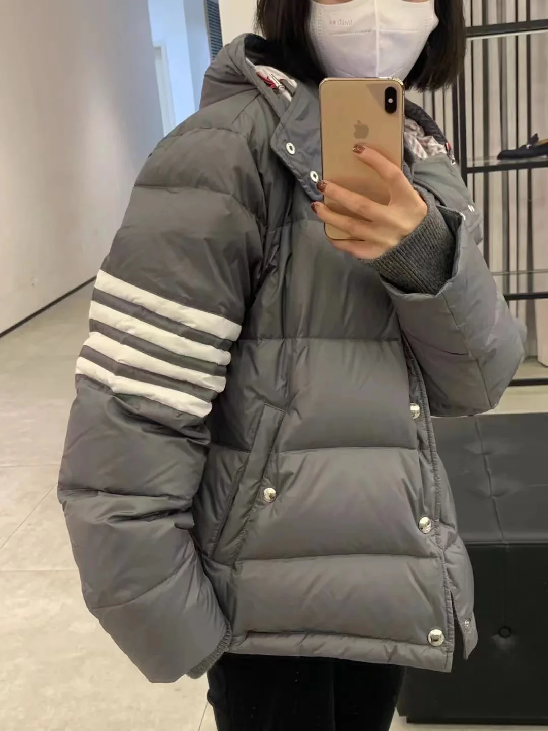 Men's White Duck Down Jacket Warm Hooded Grey Causal Business Women Jacket Coat Fashion Brand Classic Design Winter Outdoor Coat