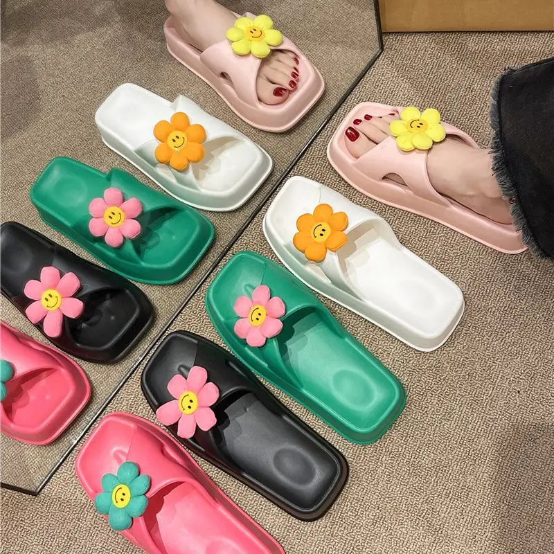 

2023 New Slippers Summer Outwear Women's Thick Sole Anti Slip Soft Sole EVA Slippers Colorful Flower Decoration
