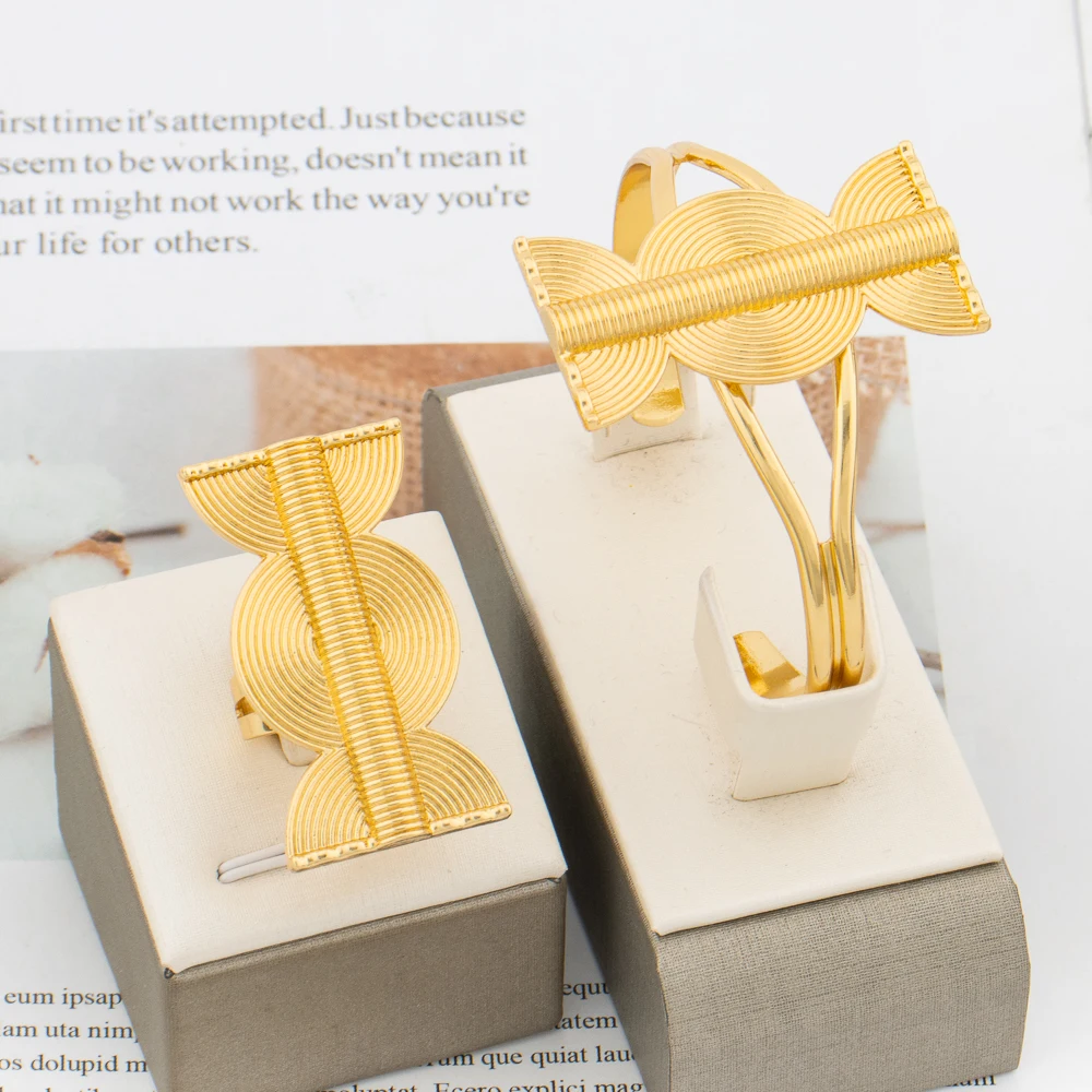 

Cuff Bangle with Ring Jewelry Set for Women Dubai 18k Gold Color Earrings and Finger Ring Set for Engagement Jewellery Gifts
