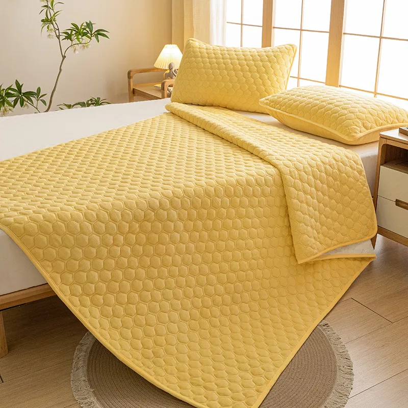 Зимний матрас утолщенное молочно-бархатное покрывало для кровати наволочка